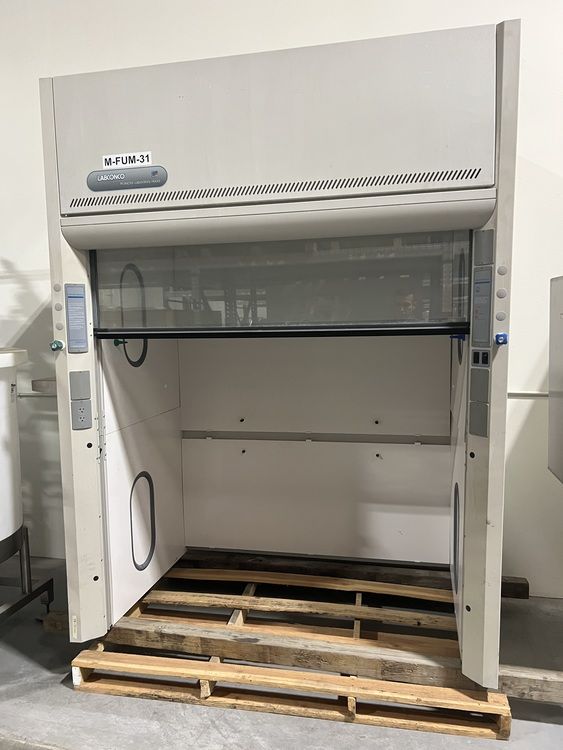 Labconco 6' Walkin Fume Hood