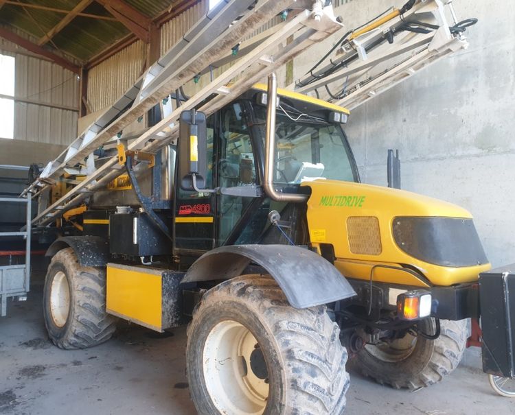 Multi 2500L 28M Drive/ Agritract Self Propelled Sprayer