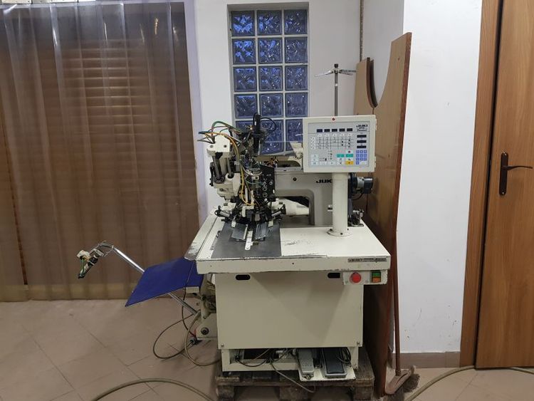 Juki APW 236 automatic pocket sewing machine