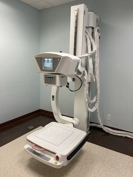 GE Definium 5000 Compact Digital Rad Room