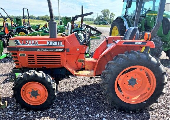 Kubota L2550 Tractor