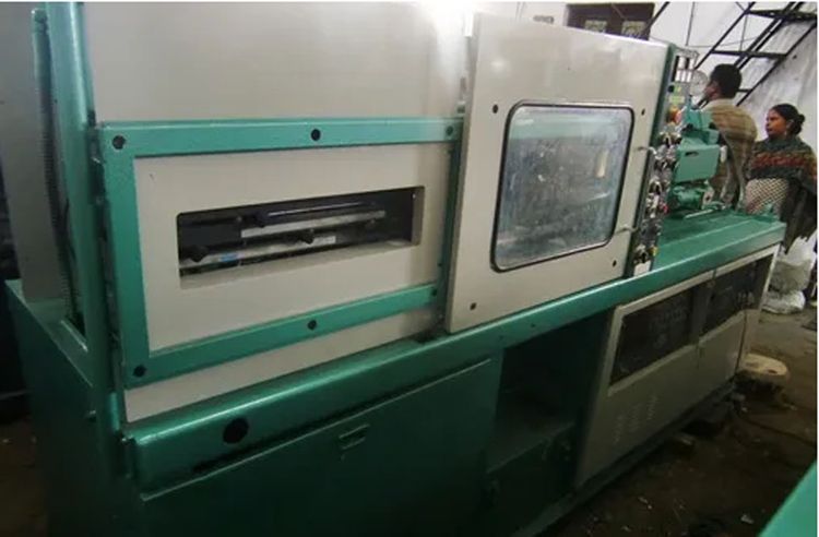 Nissei Injection Molding Machine 40 ton