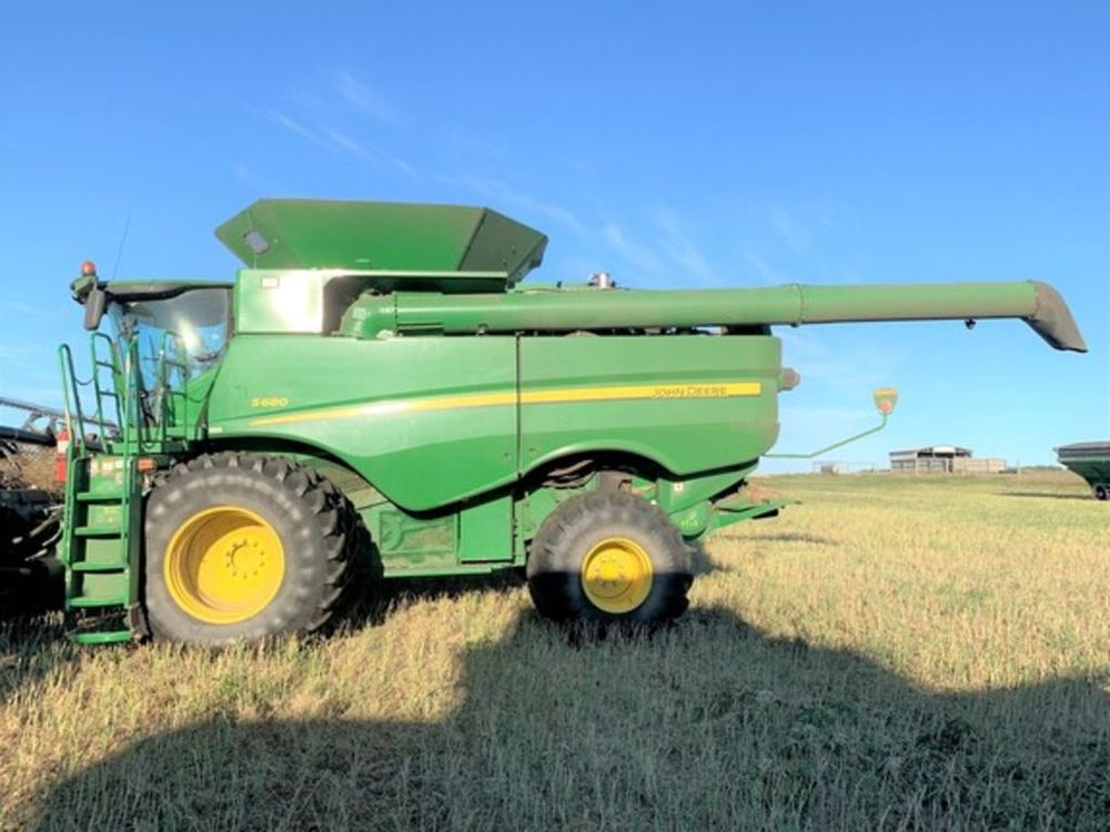 John Deere S680 Combine 8452