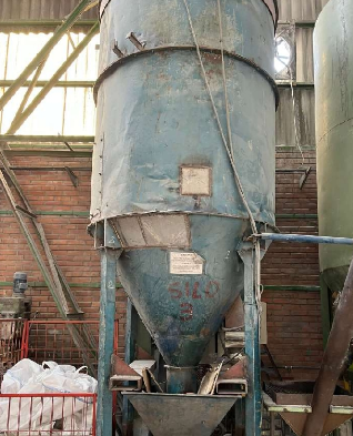 9000 L. Mixer silo