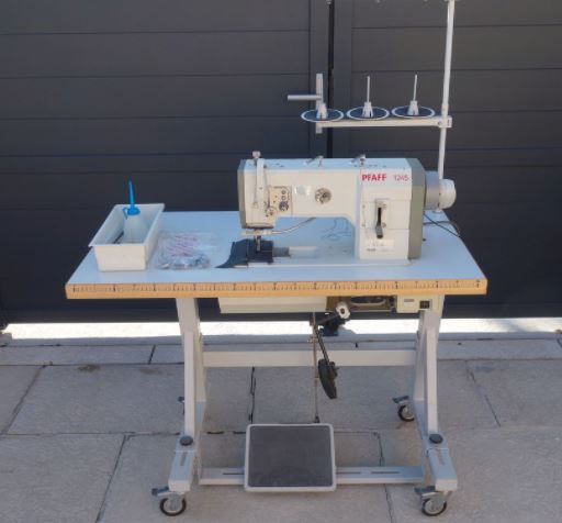 Pfaff 1245 Triple Sewing Machines