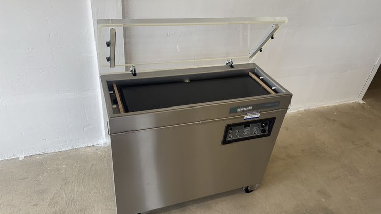 Henkelman Marlin 90  Vacuum machine