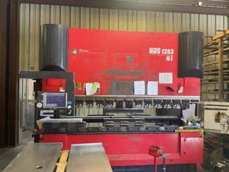 Amada HDS-1303NT,AMNC-PC 8-AXIS SERVO-ELECTRIC 143 TON X 127"