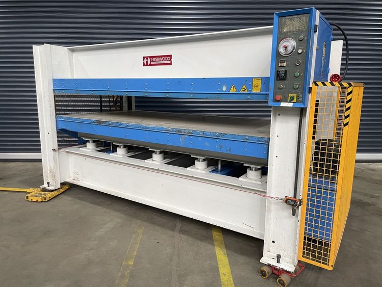 Interwood Veneer press door press