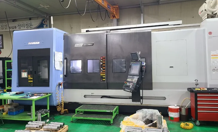 Doosan FANUC 31-B5 CNC 2,500 RPM PUMA SMX3100LS 6 Axis