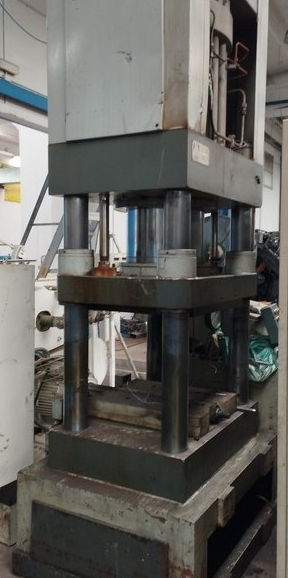 PTS 300t Vulcanizing press