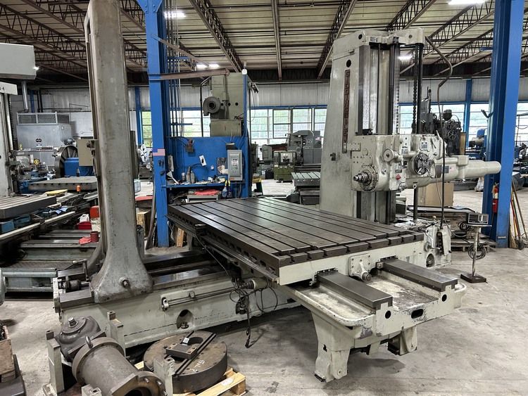 Giddings & Lewis 350T   Facing Head: 26" Diameter 975 RPM
