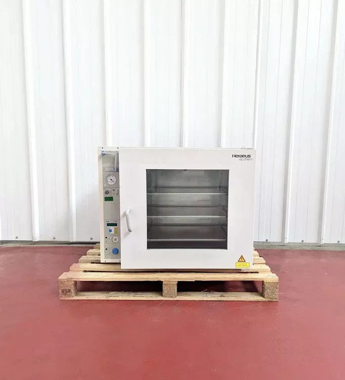 Heraeus Vacutherm VT 6130 M-BL Vacuum drying oven