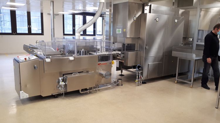 Bosch RRU3084_2006 + HQL2420 tunnel Aseptic Filling and Closing Machines