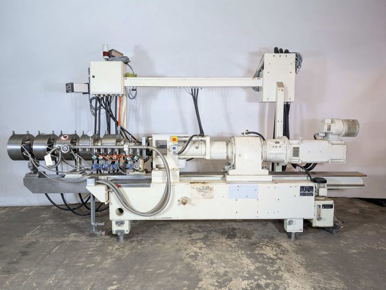 Clextral BC 45 – Twin-screw extruder
