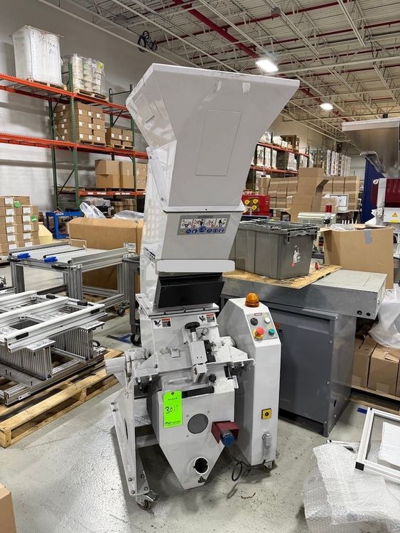 Wittmann ML33 Granulator