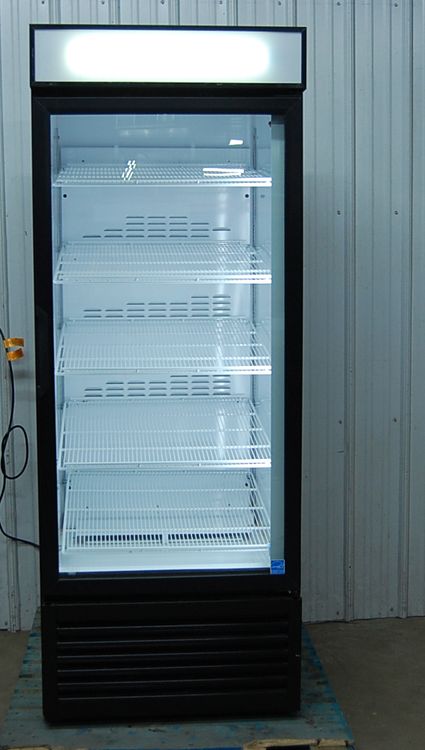 Royal Vendors RVC-027-02, Glass Door Merchandiser Refrigerator