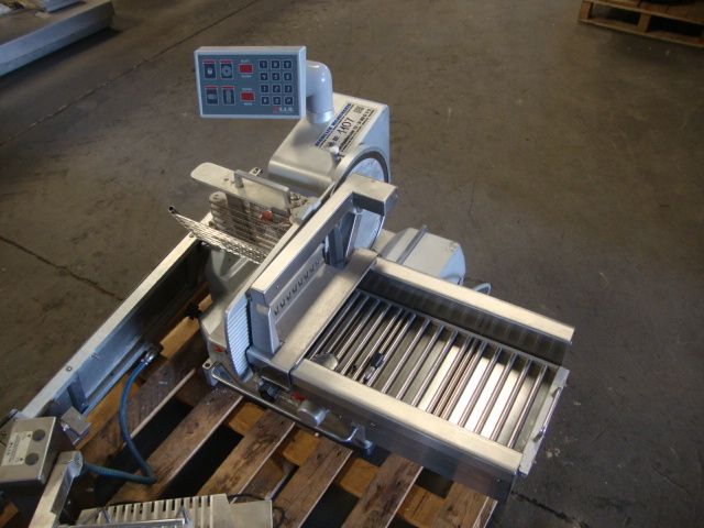 Kuchler Electronics, S.A.M IL-4-220 Automatic Slicer with outfeed conveyor