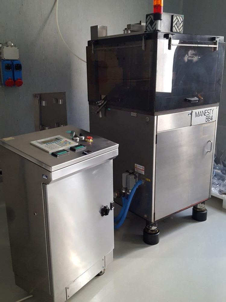 Manesty BB4 ROTARY TABLET PRESS
