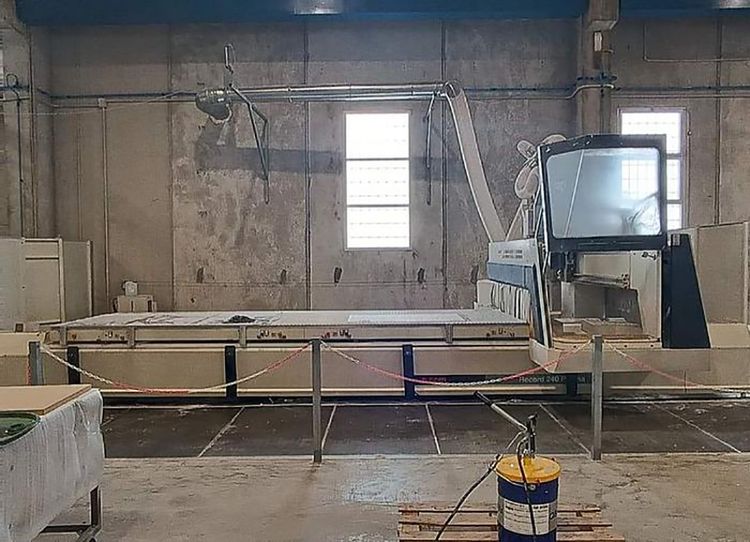 SCM ROVER 240 5-axis