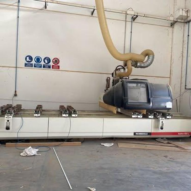 SCM AUTHOR 600 L 4 axes