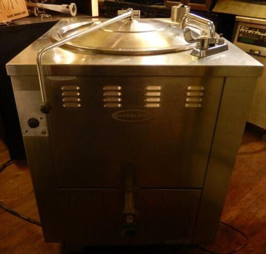 Cleveland KDM80CP 80 GAL. STATIONARY NAT. GAS STEAM KETTLE