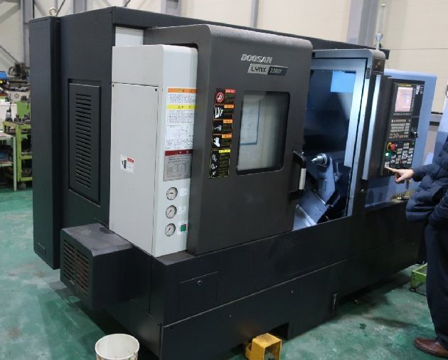 Doosan Fanuc I Series 4500 RPM Lynx 220 LYC 2 Axis