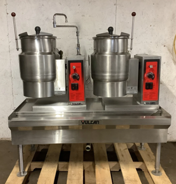 Vulcan K6ETT  Dual 6 Gallon Jacketed Tilting Kettle