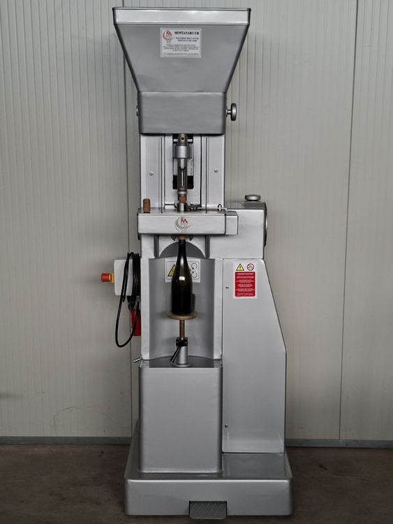 Bertolaso Semiautomatic Corking Machine