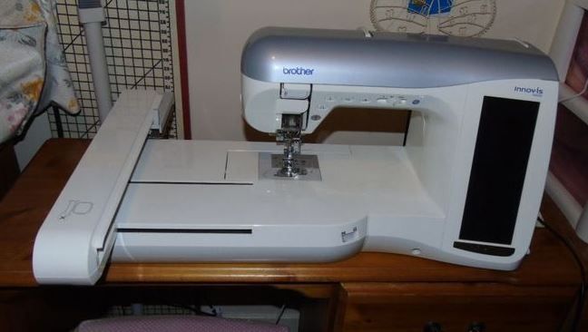 Brother INNOV'IS 4000 Sewing and embroidery