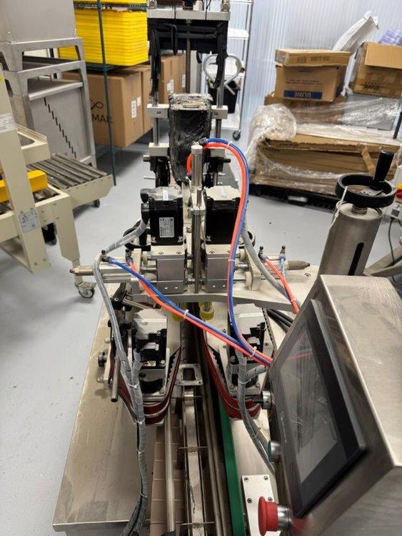 Bottle capping machine