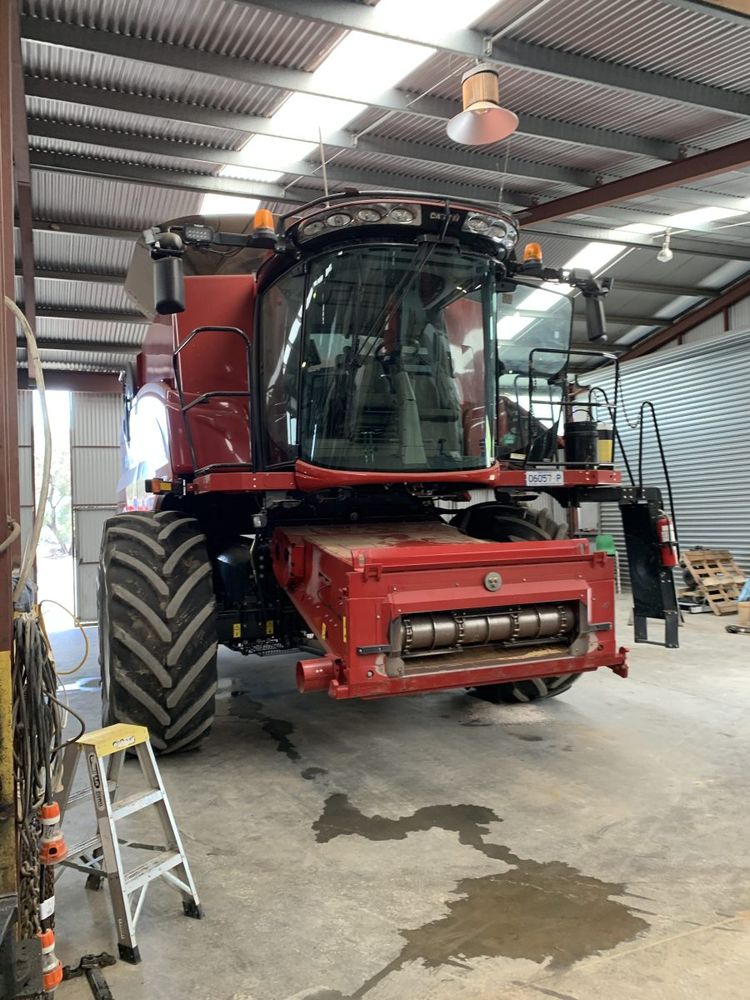 Case international 8230 combine