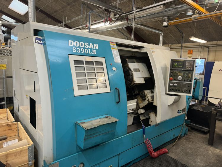 Doosan Fanuc 18I manuf. 3500 rpm S390 LM 2 Axis