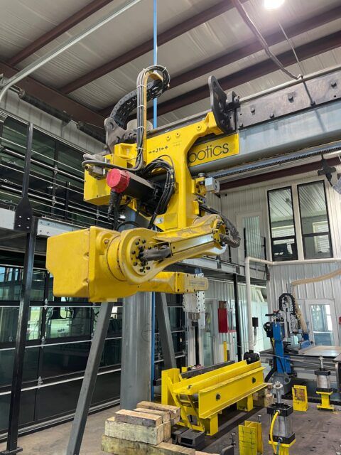Fanuc 25′ 16iL-T Track Robot 6 Axis