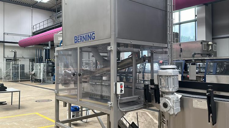 Berning BS0700, Sleeve Machine