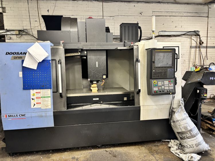 Doosan DNM6700 3 Axis