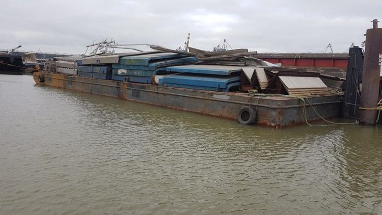 pontoon /flat top barge 36 x 16 m