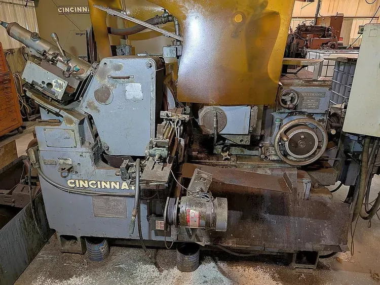 Cincinnati Milacron 220-8