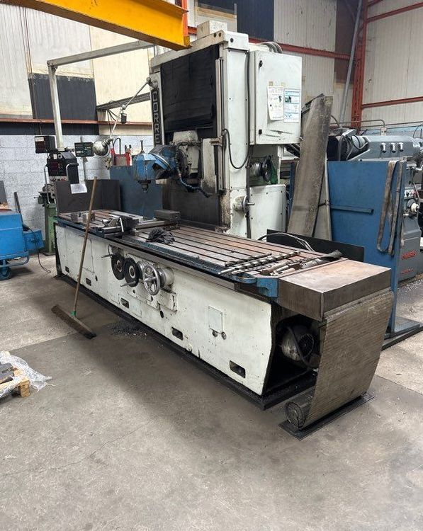 2 Correa, Huron Two milling machines