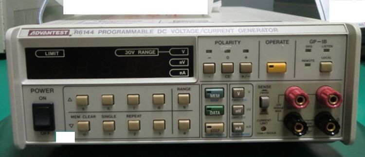 Advantest R6144 32V/160 A Test Equipment