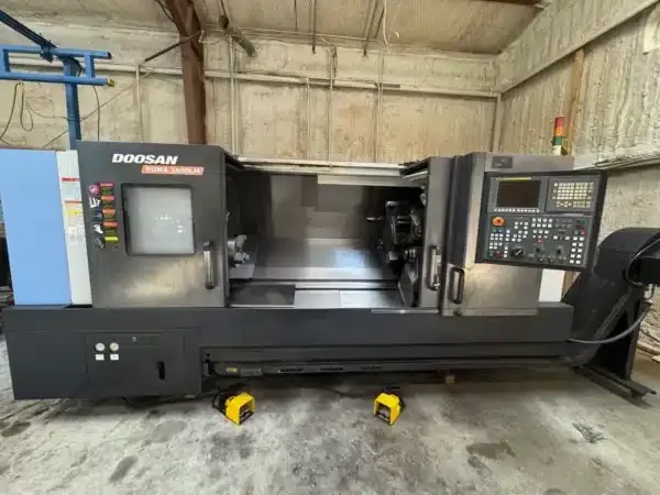 Doosan Fanuc CNC 3,500 RPM PUMA 2600LM 2 Axis