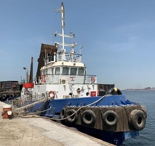 Tug Vessel Gross tonnage 252 T