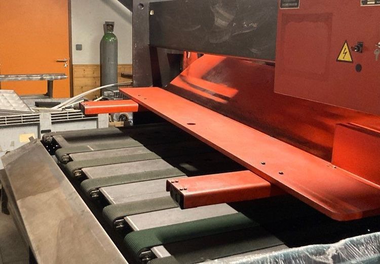 Amada GPN630 Guillotine