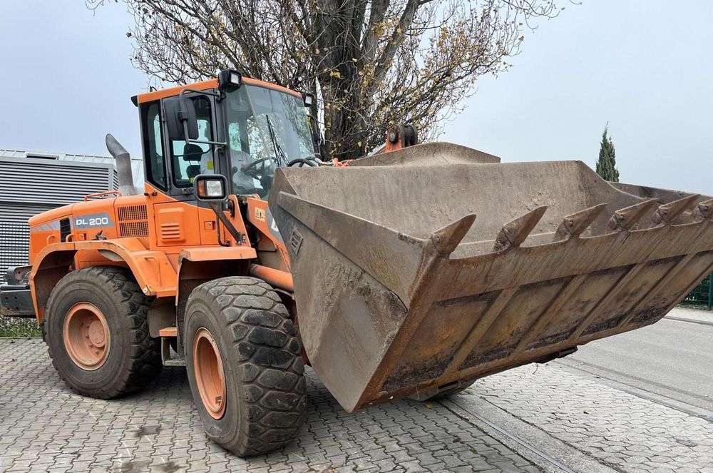 Doosan DL 200 Wheel Loader