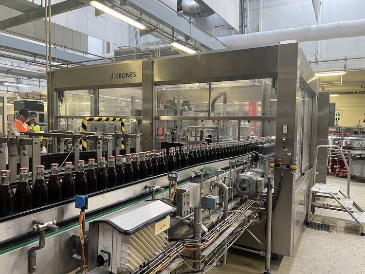 Returnable glass bottling line