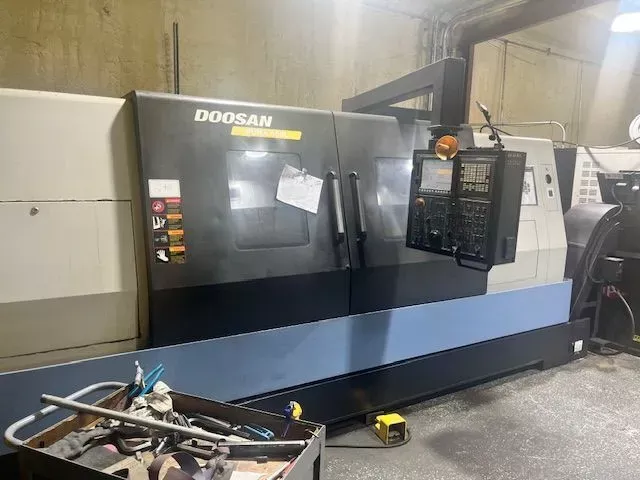 Doosan Fanuc Series i CNC Control 1500 RPM Puma 400LC 2 Axis