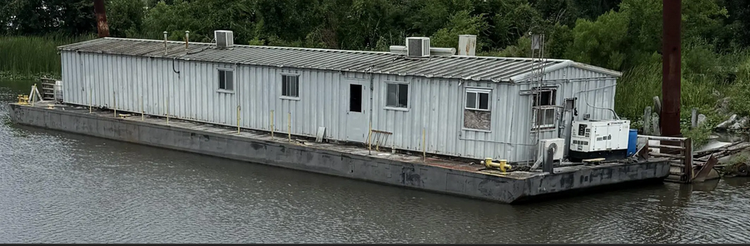 QUARTERS BARGE