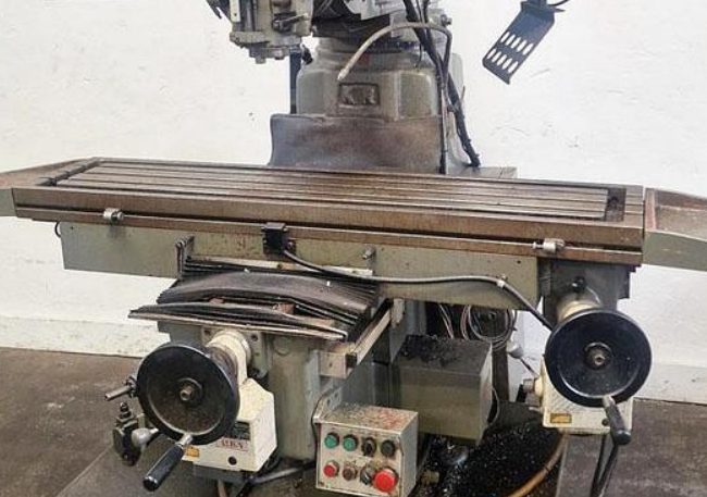 XYZ KRV 3000 SLV  HEAVY DUTY TURRET MILL 3600 rpm