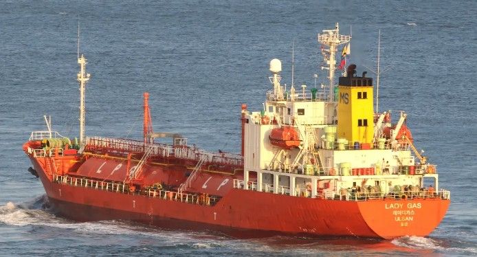 Shitanoe LADY GAS ABT 3856 DWT ON 5.413 M DRAFT