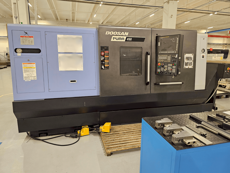 Doosan FANUC MODEL: 0I SERIES 2000 1/MIN PUMA 4100B 2 Axis