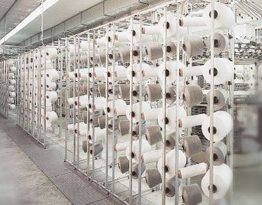 Creels for circular knitting machines